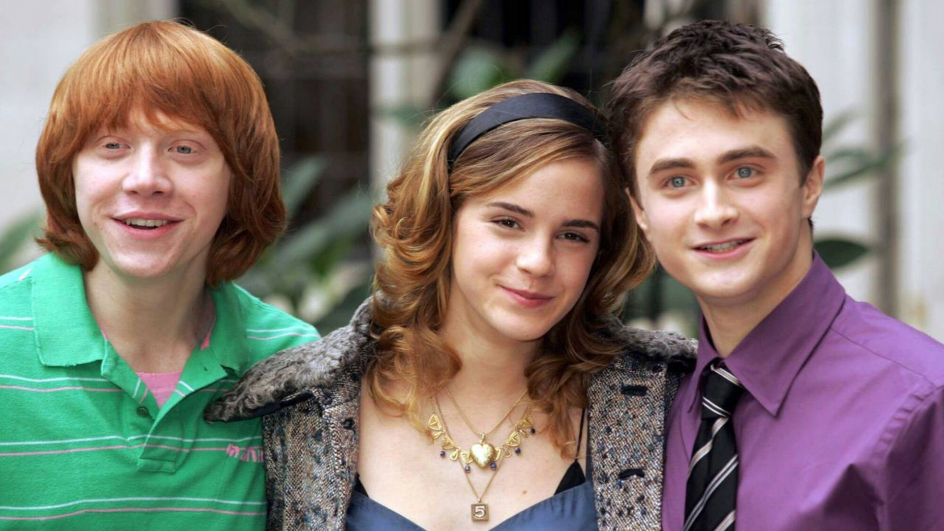 Woman in Blue Dress Beside Woman in Blue Dress. Wallpaper in 1920x1080 Resolution