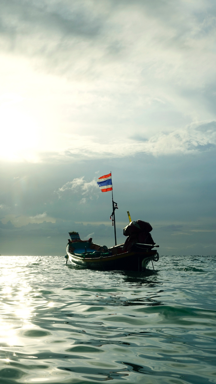 Mer, Eau, Horizon, Bateau, Canotage. Wallpaper in 750x1334 Resolution