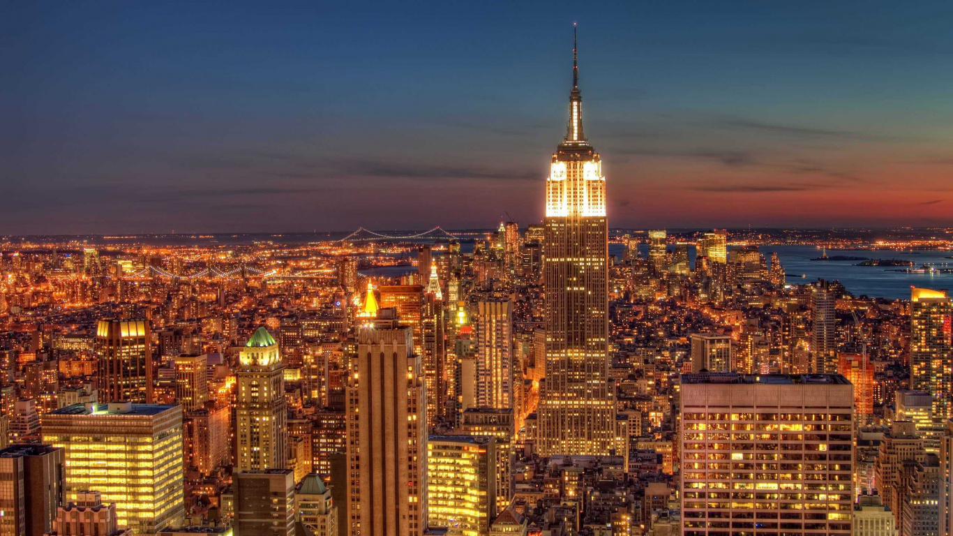 Horizon de la Ville Pendant la Nuit. Wallpaper in 1366x768 Resolution