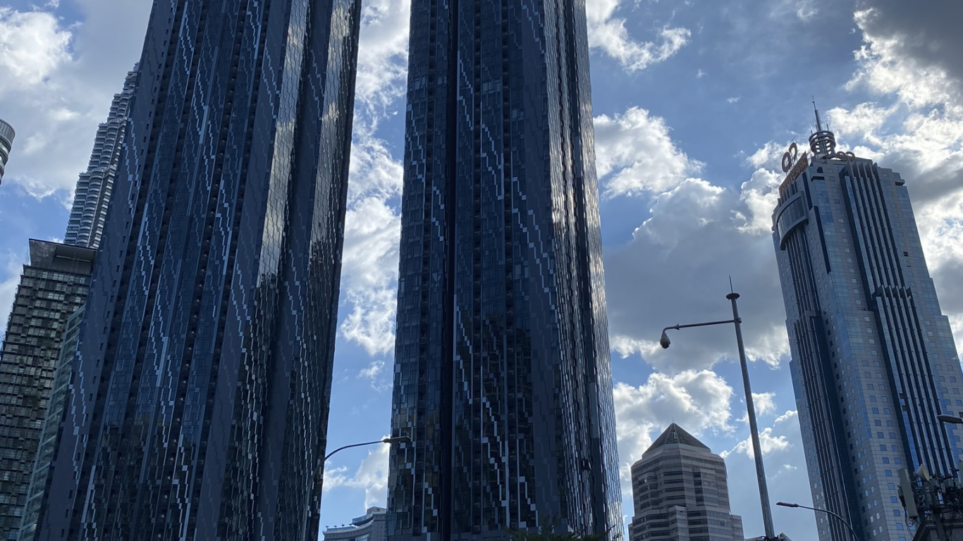 Wolkenkratzer, Tageszeit, Tower Block, Infrastruktur, Cloud. Wallpaper in 1366x768 Resolution