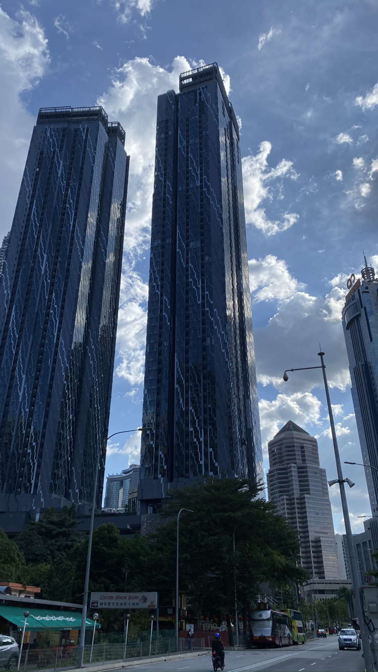 Wolkenkratzer, Tageszeit, Tower Block, Infrastruktur, Cloud. Wallpaper in 750x1334 Resolution