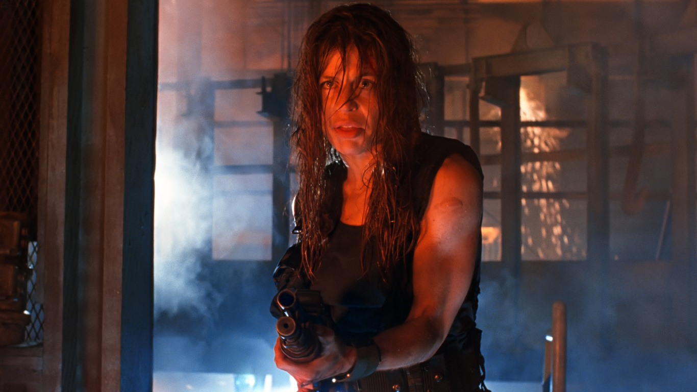 Femme en Chemise Noire à Manches Longues Tenant un Appareil Photo Reflex Numérique Noir. Wallpaper in 1366x768 Resolution