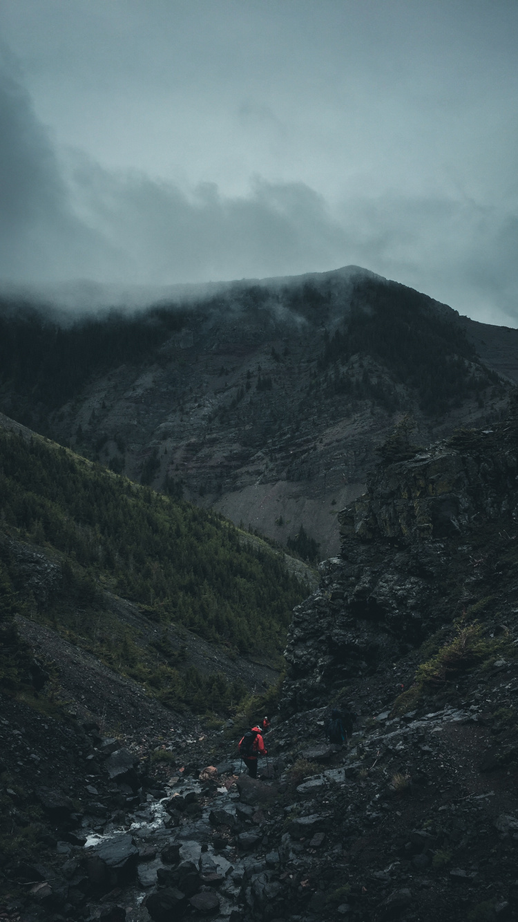 People Walking on Mountain During Daytime. Wallpaper in 750x1334 Resolution