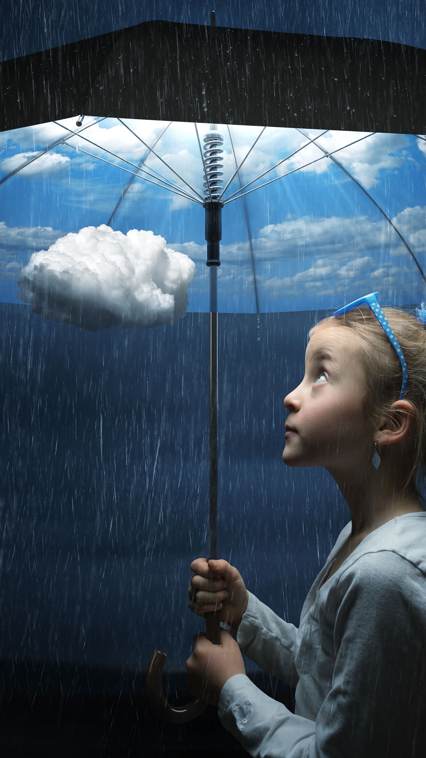 Frau im Grauen Langarmhemd Mit Regenschirm. Wallpaper in 1440x2560 Resolution