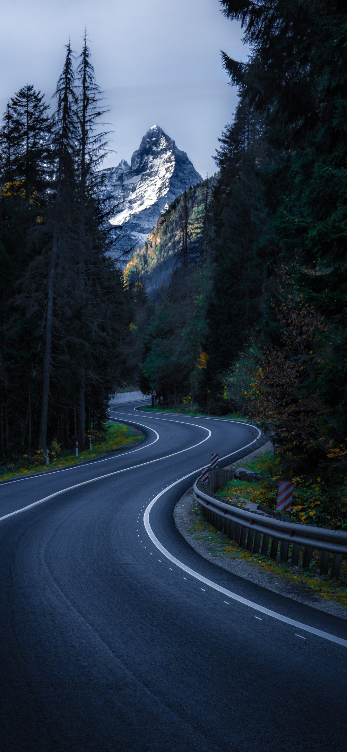 Infrastructure, Route, Paysage Naturel, Voyage Sur la Route, Ciel. Wallpaper in 1125x2436 Resolution