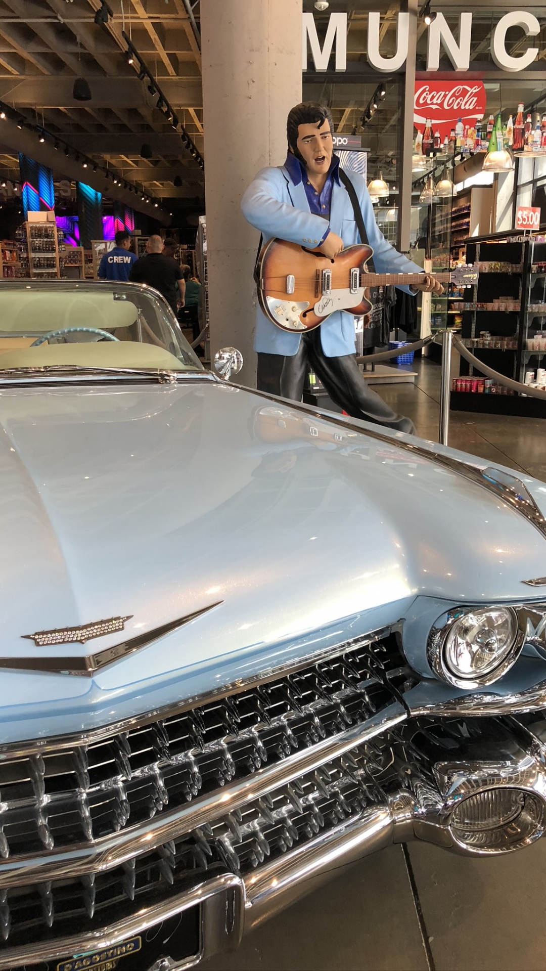 Classic, King, Mid Size Car, Auto Show, Hood. Wallpaper in 1080x1920 Resolution