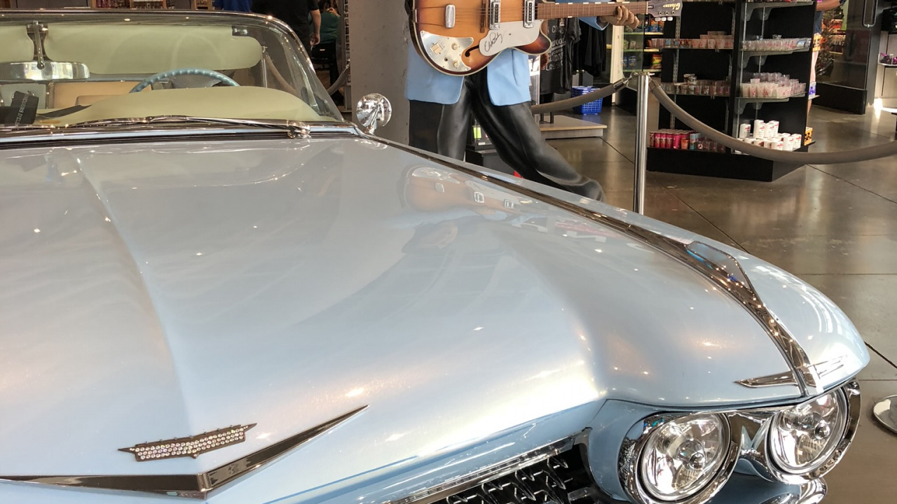 Classic, King, Mid Size Car, Auto Show, Hood. Wallpaper in 1280x720 Resolution