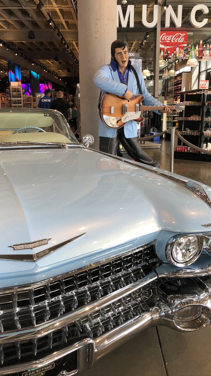 Classic, King, Mid Size Car, Auto Show, Hood. Wallpaper in 720x1280 Resolution