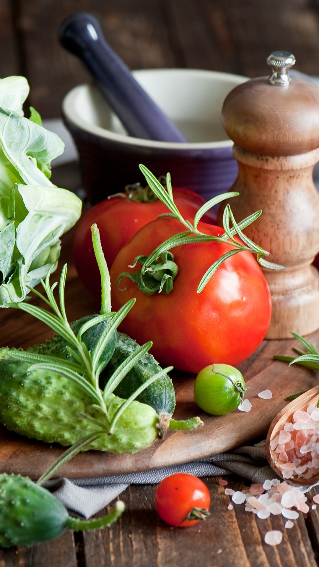 Red Tomato Beside Green Vegetable and White Garlic. Wallpaper in 1080x1920 Resolution