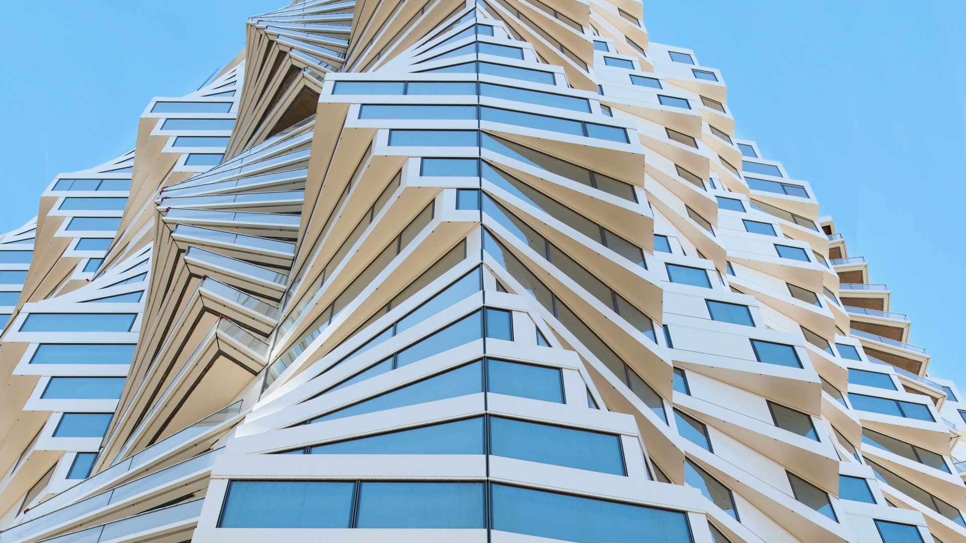 White Concrete Building During Daytime. Wallpaper in 1920x1080 Resolution