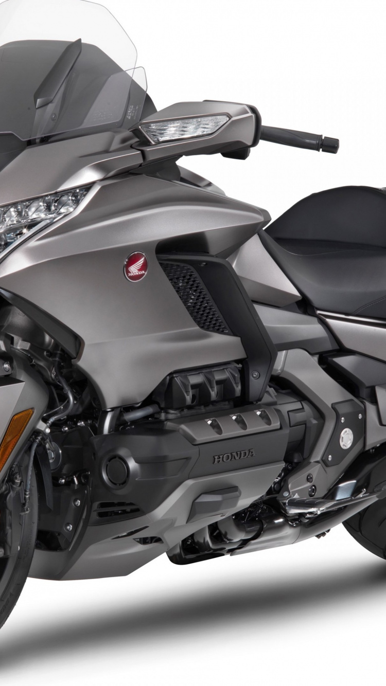 Modelo 2018 Honda Goldwing, Honda Gold Wing, Honda Motor Company, Motocicleta, Viajar en Motocicleta. Wallpaper in 750x1334 Resolution