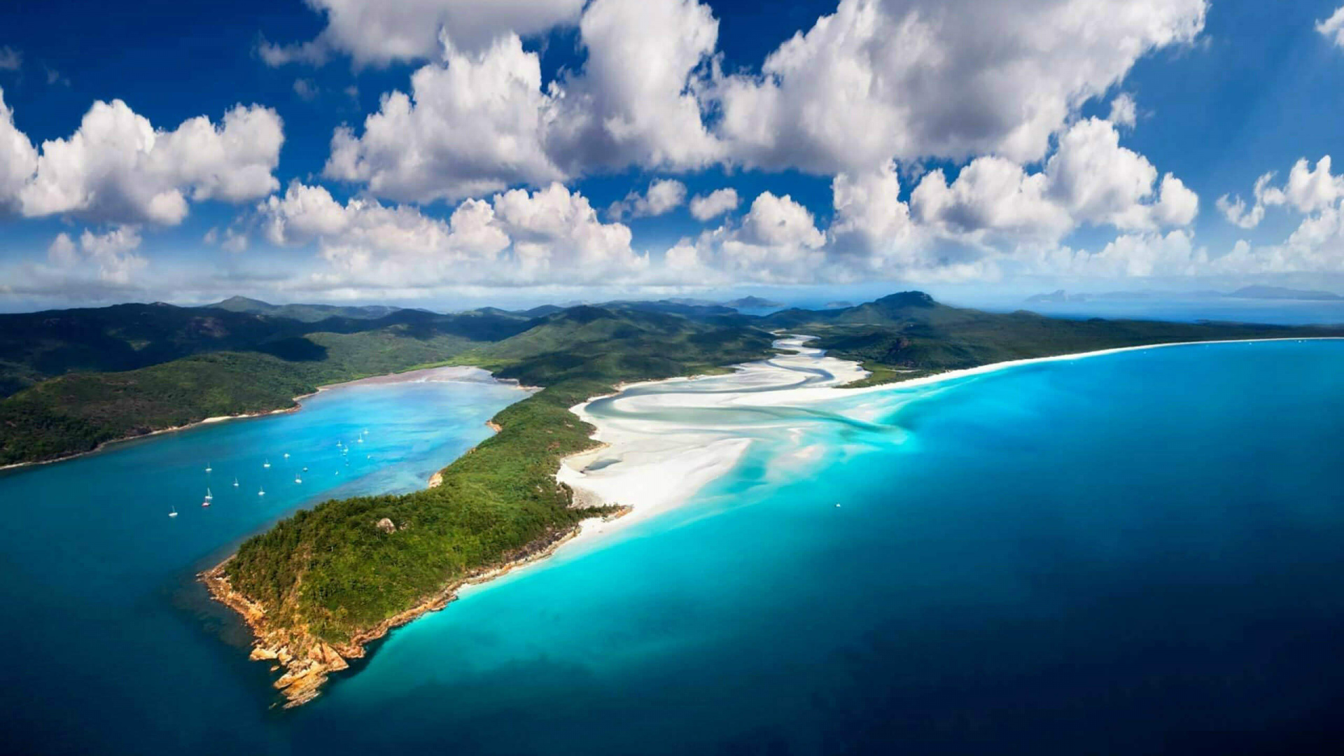 Cuerpo de Agua Azul Bajo un Cielo Azul y Nubes Blancas Durante el Día. Wallpaper in 1920x1080 Resolution
