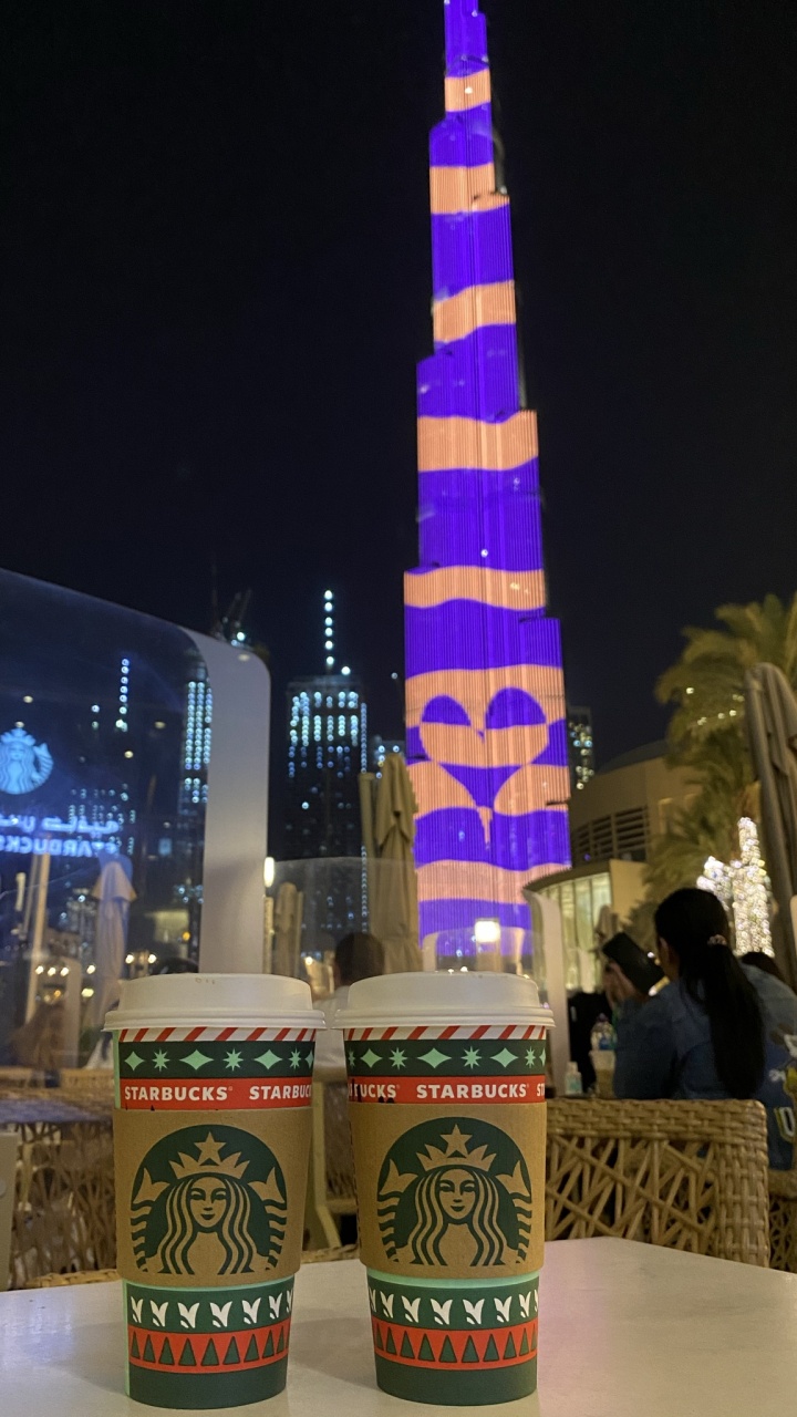 Dubai, Burj Khalifa, Starbucks Neues Logo 2011, Nacht, Tower. Wallpaper in 720x1280 Resolution