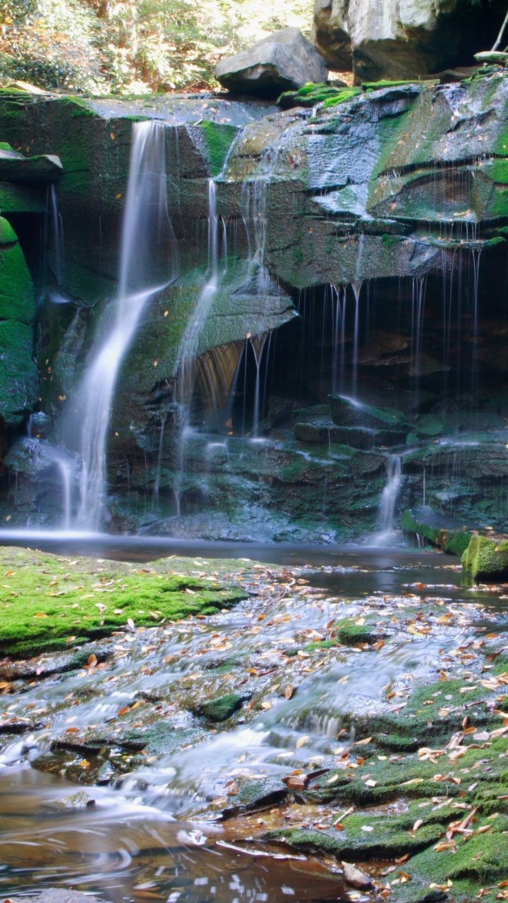 Water Falls on Rocky River. Wallpaper in 720x1280 Resolution