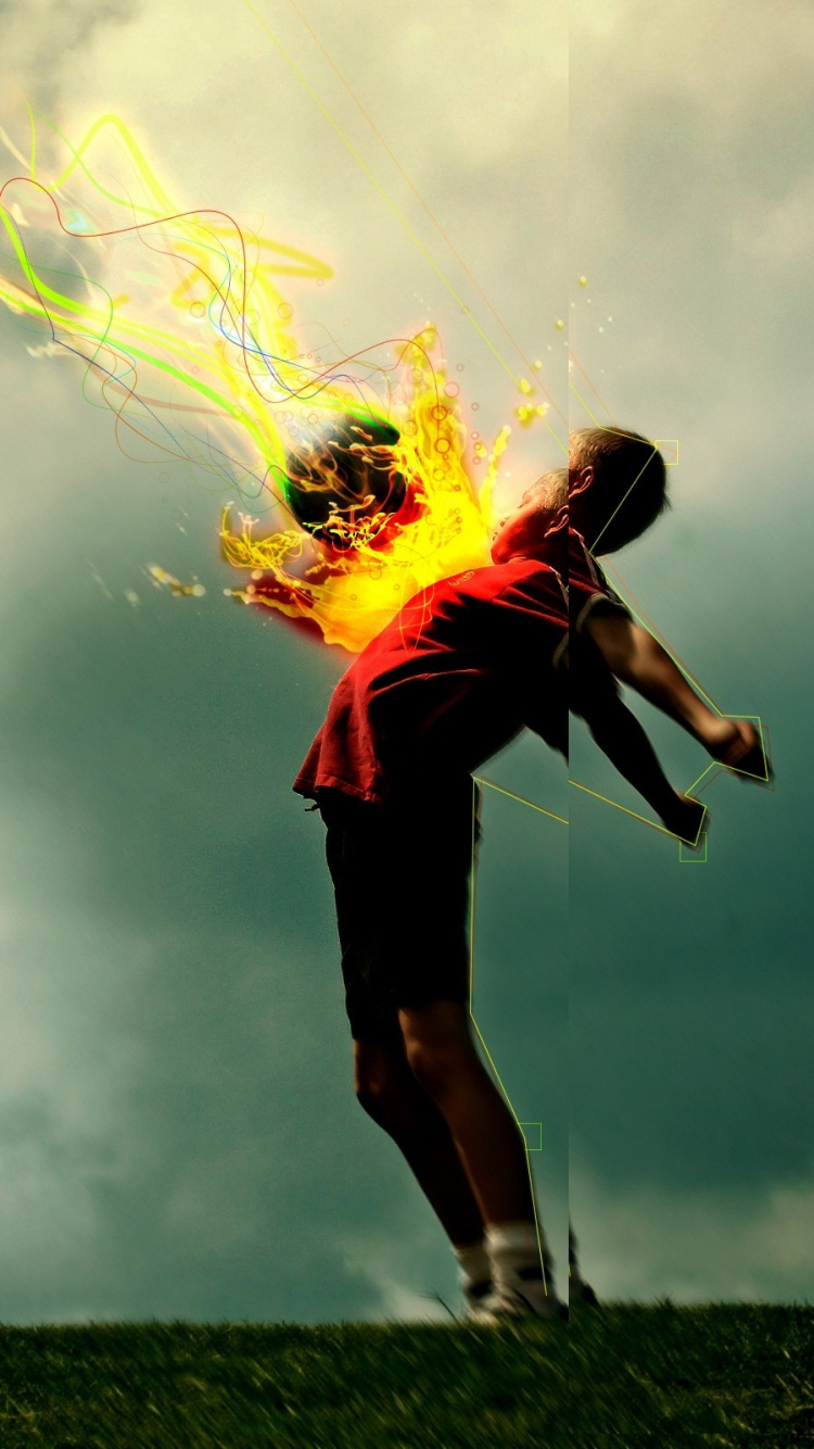 Femme en T-shirt Rouge et Short Noir Tenant le Feu Jaune. Wallpaper in 750x1334 Resolution