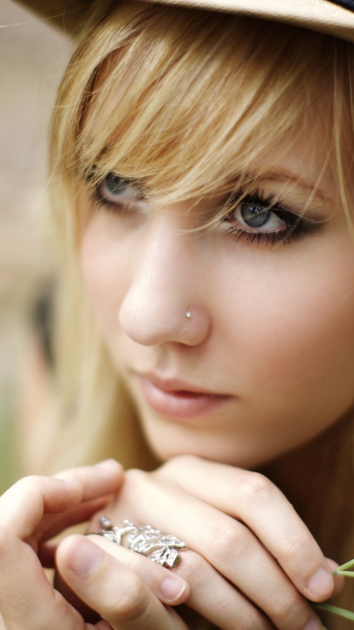 Gris, Cheveu, Blond, Beauté, Les Cheveux Longs. Wallpaper in 720x1280 Resolution