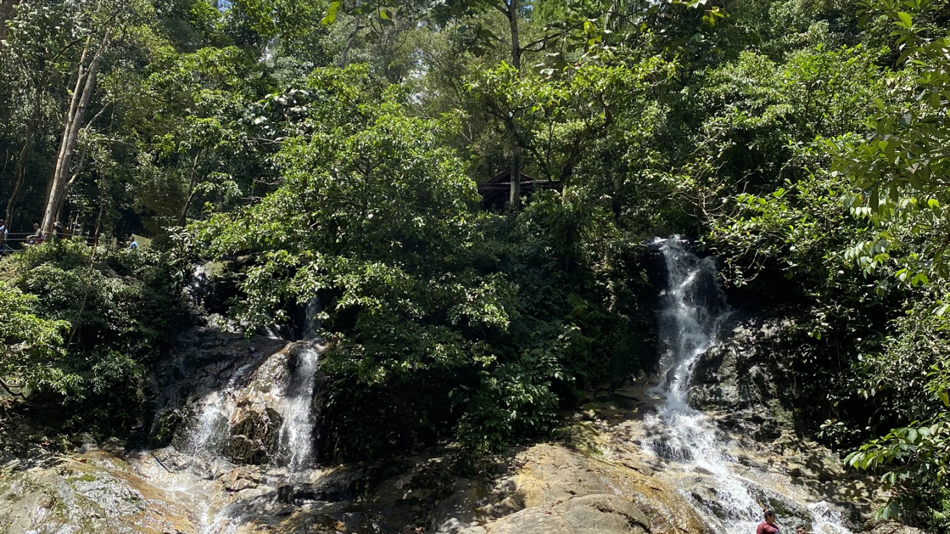 Wasserfall, Natur, Wasserressourcen, Naturlandschaft, Stream. Wallpaper in 1366x768 Resolution