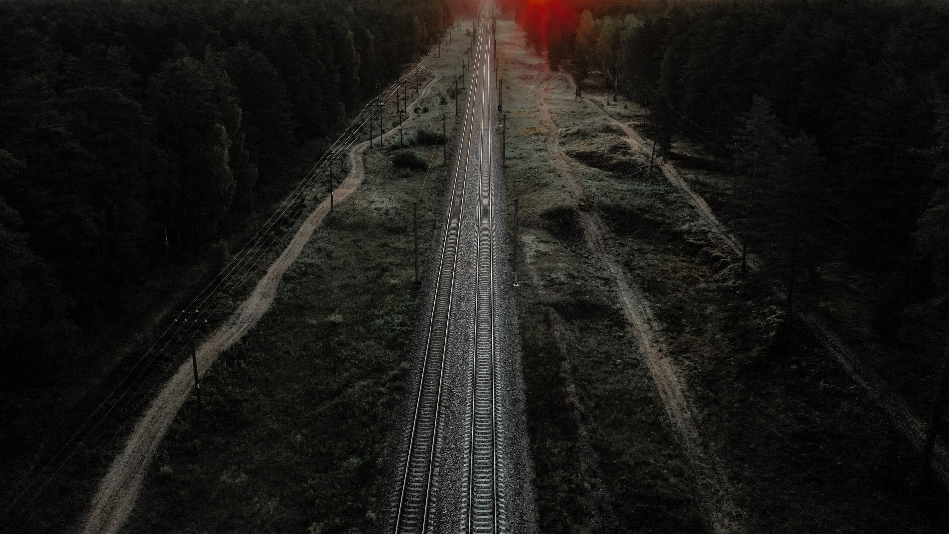 Zugbahn im Wald. Wallpaper in 1920x1080 Resolution