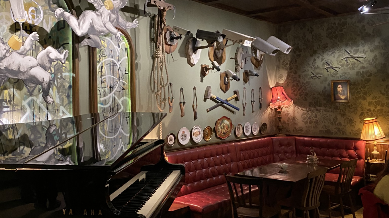 Diseño de Interiores, Luminaria, Hall, Piano, Accesorio de Techo. Wallpaper in 1366x768 Resolution