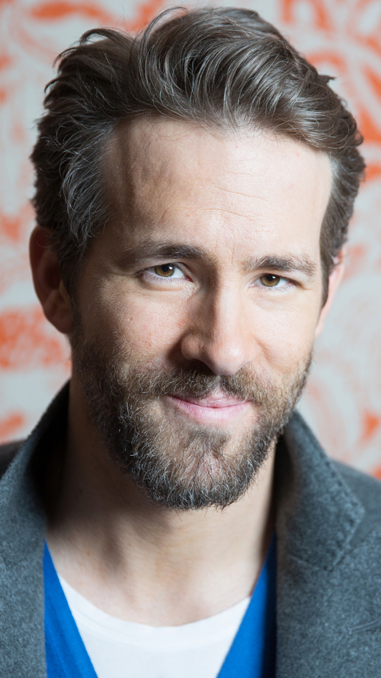 Hombre Con Chaqueta de Traje Negro. Wallpaper in 750x1334 Resolution