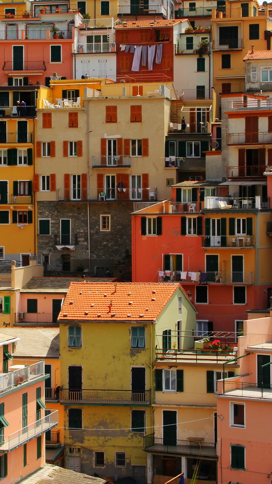 Brown and White Concrete Buildings During Daytime. Wallpaper in 1080x1920 Resolution