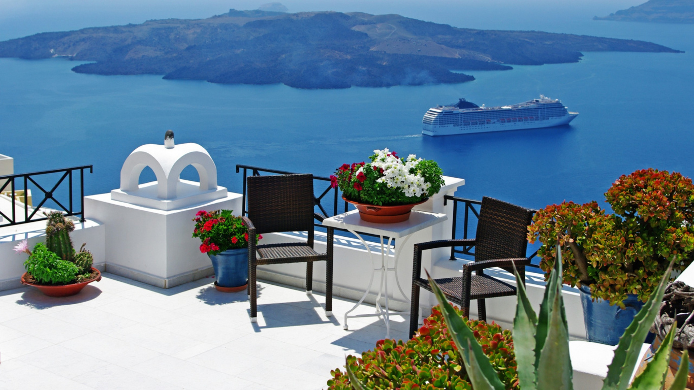 Black Metal Chairs and Table Near Body of Water During Daytime. Wallpaper in 1366x768 Resolution