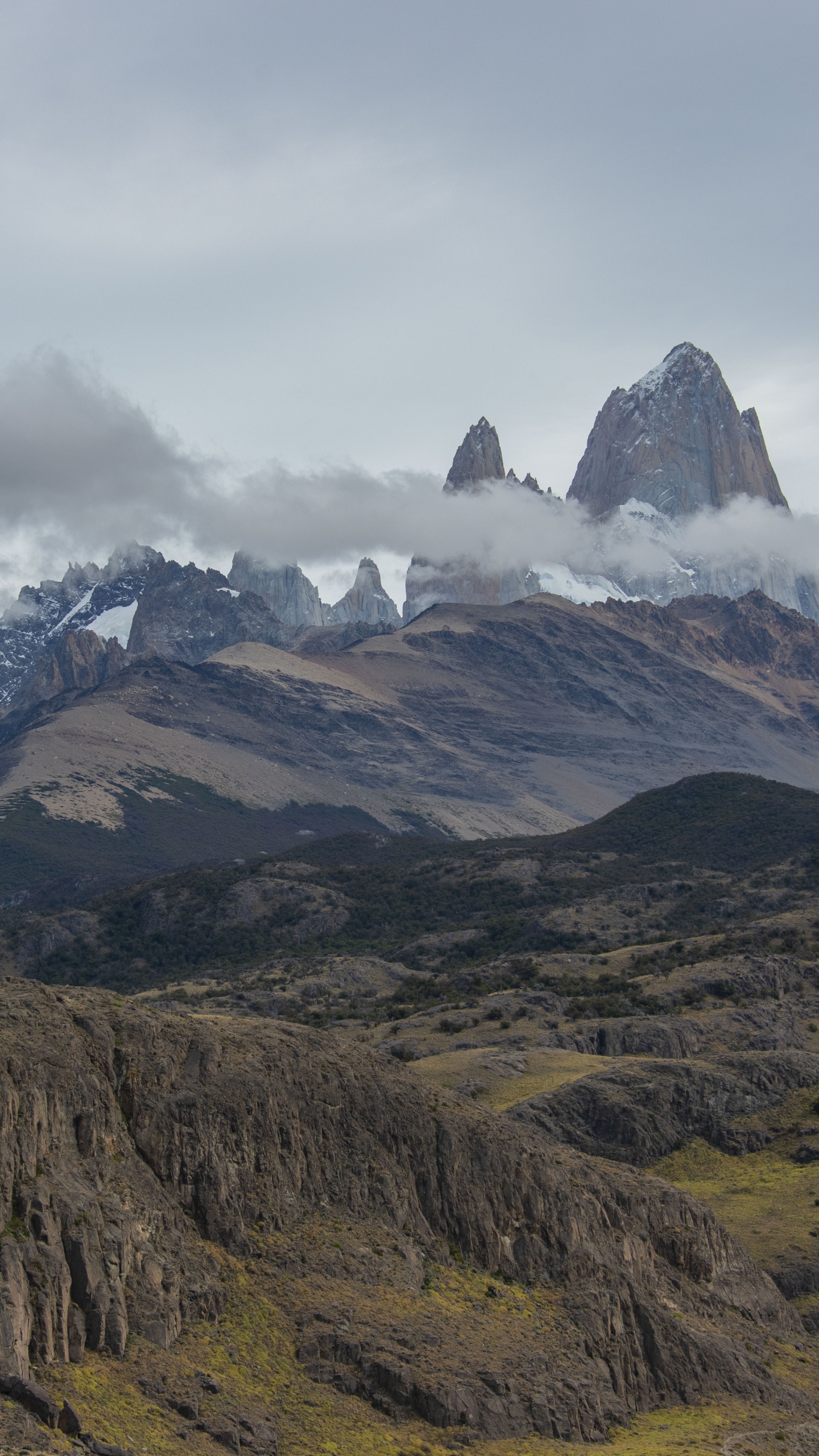 Mountain Range, Mountainous Landforms, Mountain, Highland, Ridge. Wallpaper in 1440x2560 Resolution