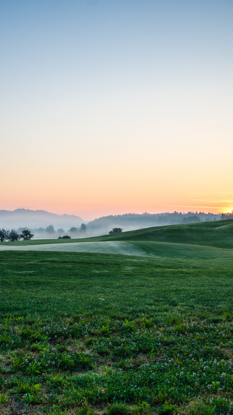 Cloud, Naturlandschaft, Hochland, Gras, Afterglow. Wallpaper in 750x1334 Resolution