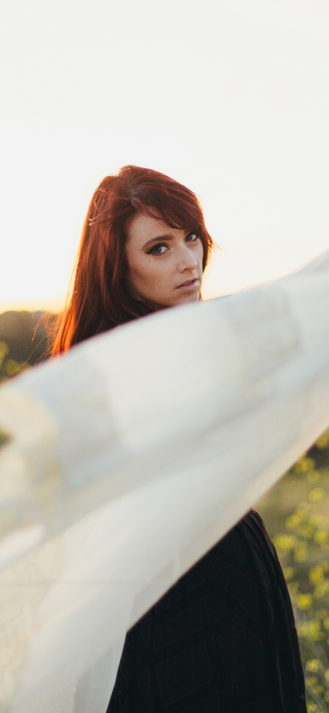 Chanson, Les Gens Dans la Nature, White, Beauté, Jaune. Wallpaper in 1125x2436 Resolution