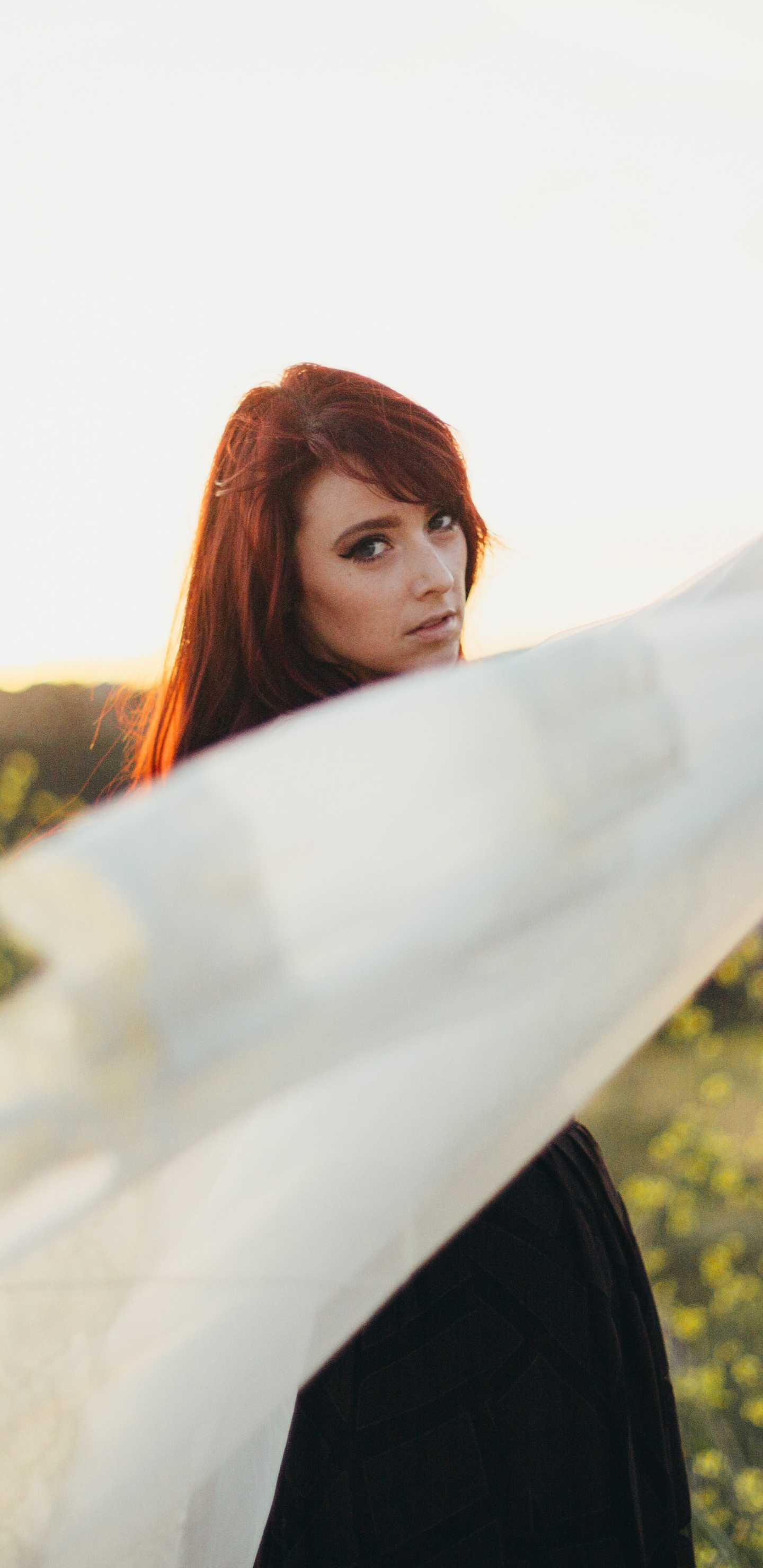 La Gente en la Naturaleza, Blanco, Vestido, Belleza, Amarillo. Wallpaper in 1440x2960 Resolution