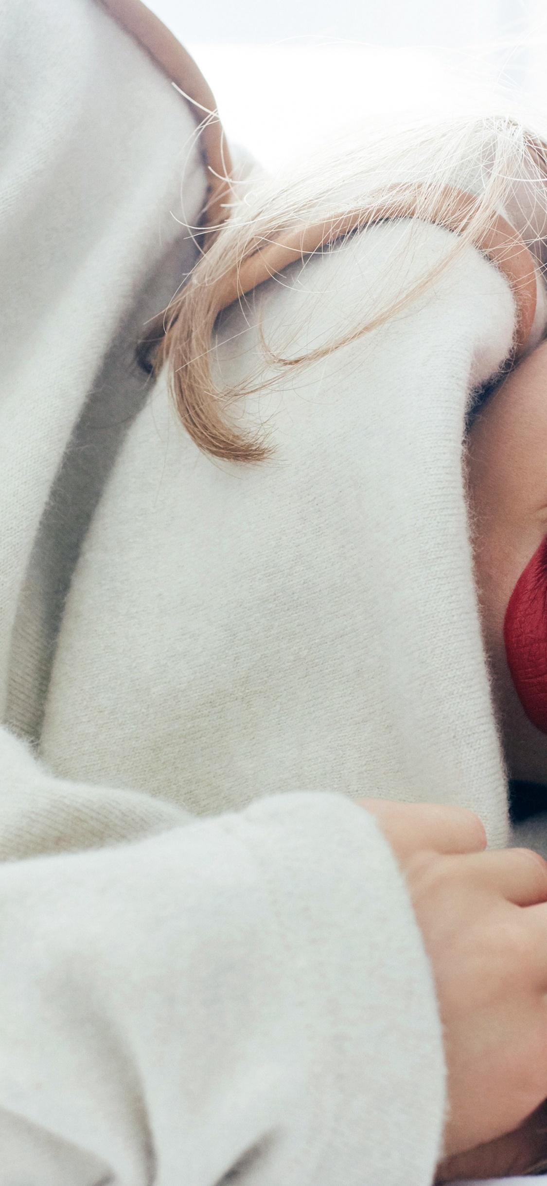 Amanda Seyfried Vogue, Vogue, Joue, Peau, Tête. Wallpaper in 1125x2436 Resolution