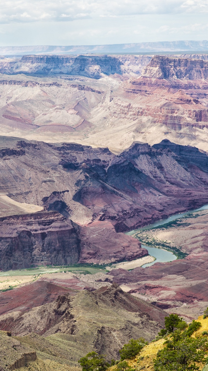 Aerial View of Lake in The Middle of Mountains. Wallpaper in 720x1280 Resolution