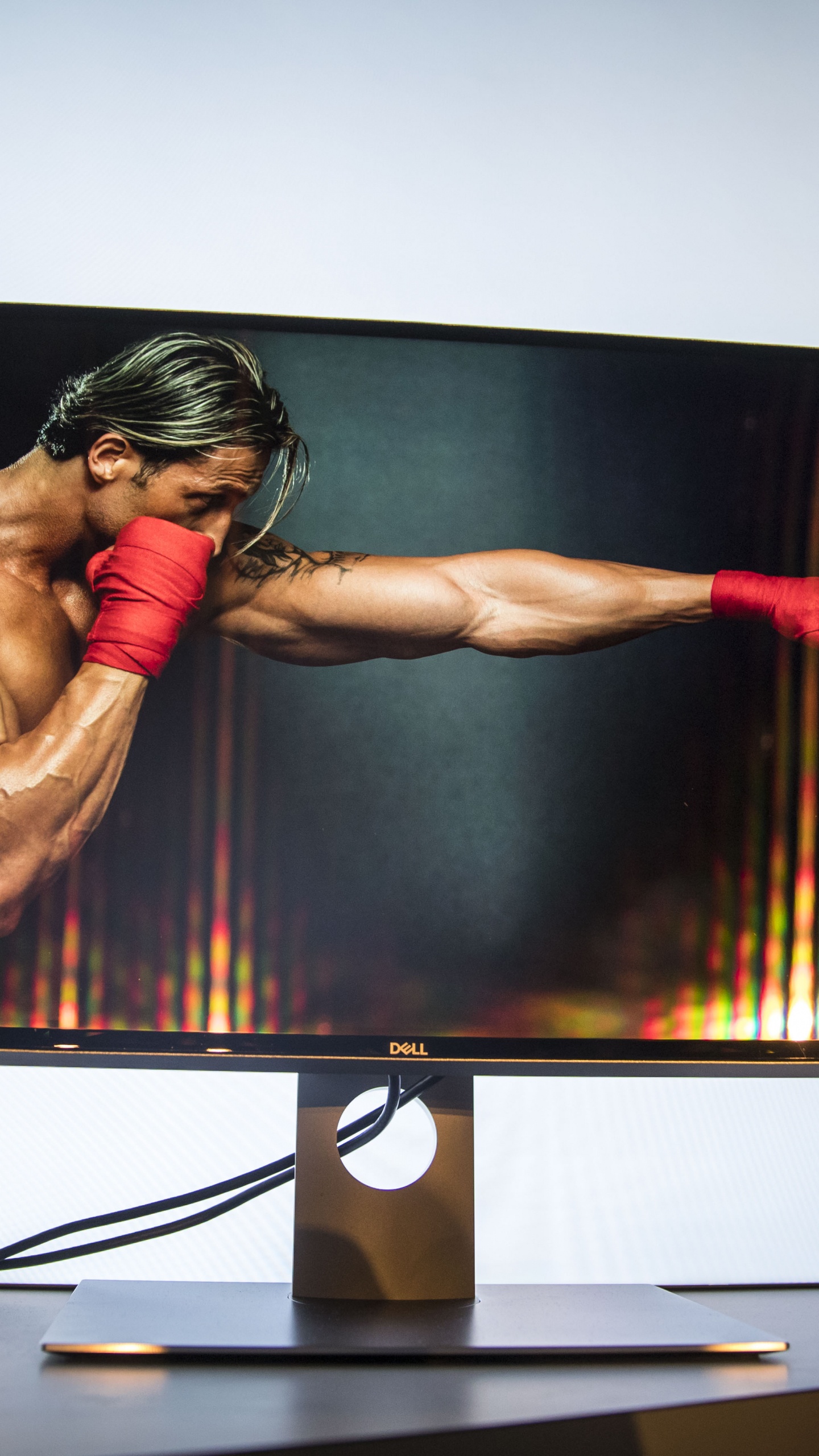 Oben-ohne-Frau in Schwarzer Höschenmalerei. Wallpaper in 1440x2560 Resolution