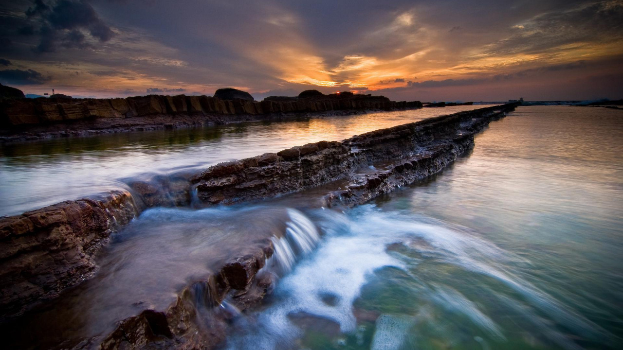 Body of Water Under Cloudy Sky During Daytime. Wallpaper in 1280x720 Resolution