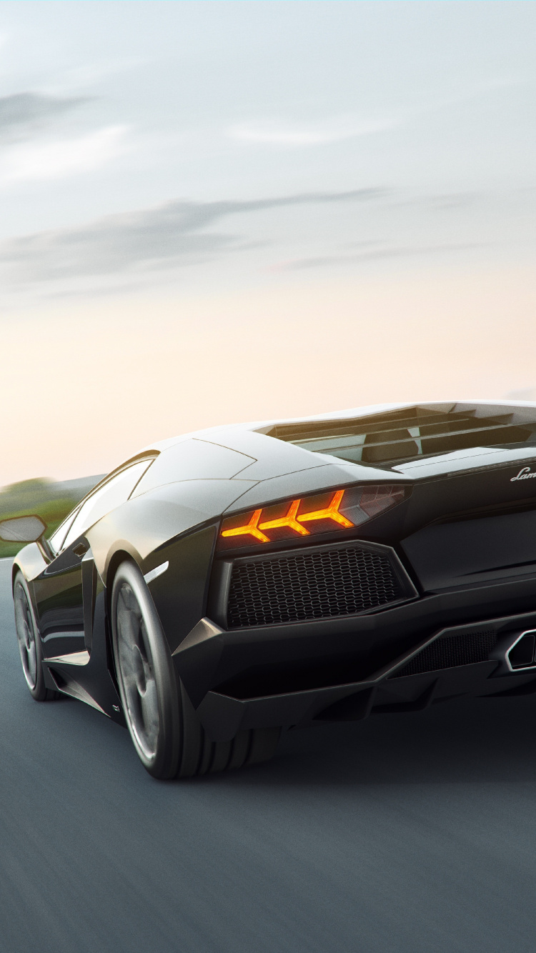 BMW m 3 Negro en la Carretera Durante el Día. Wallpaper in 750x1334 Resolution