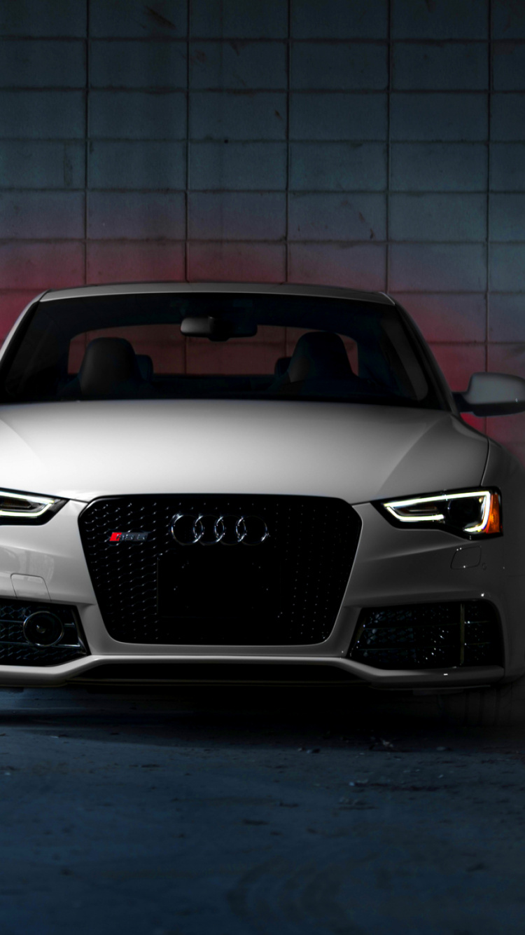 Weißes Mercedes Benz c Klasse Coupé. Wallpaper in 750x1334 Resolution