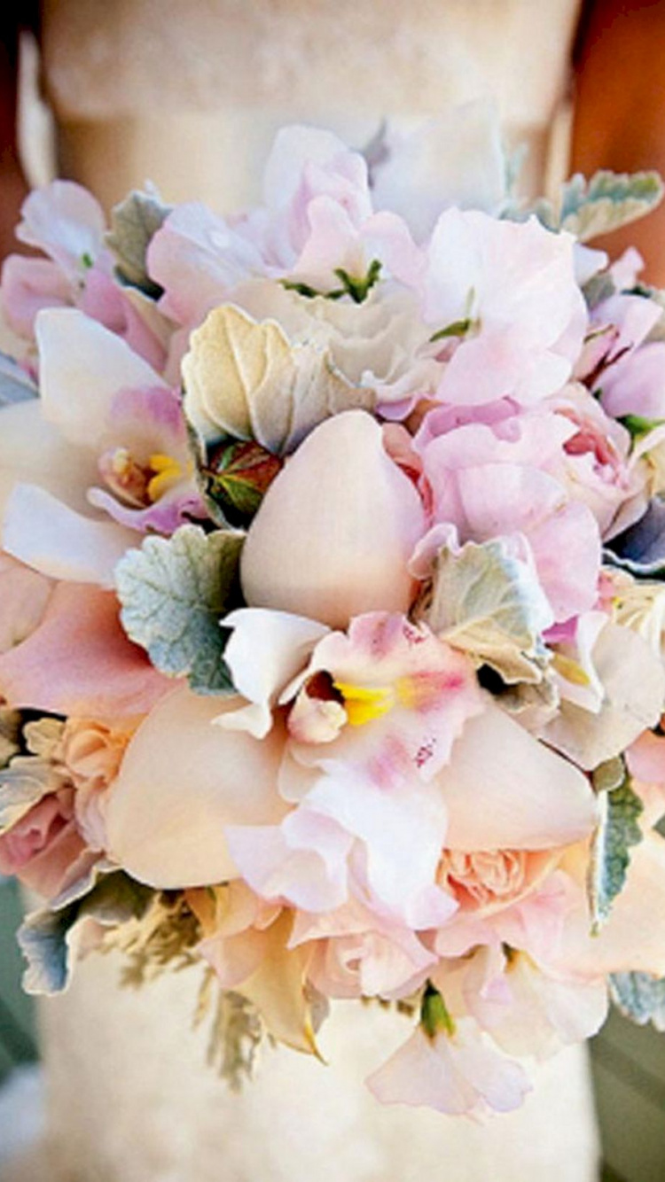 Weißer Und Rosa Blumenstrauß. Wallpaper in 750x1334 Resolution