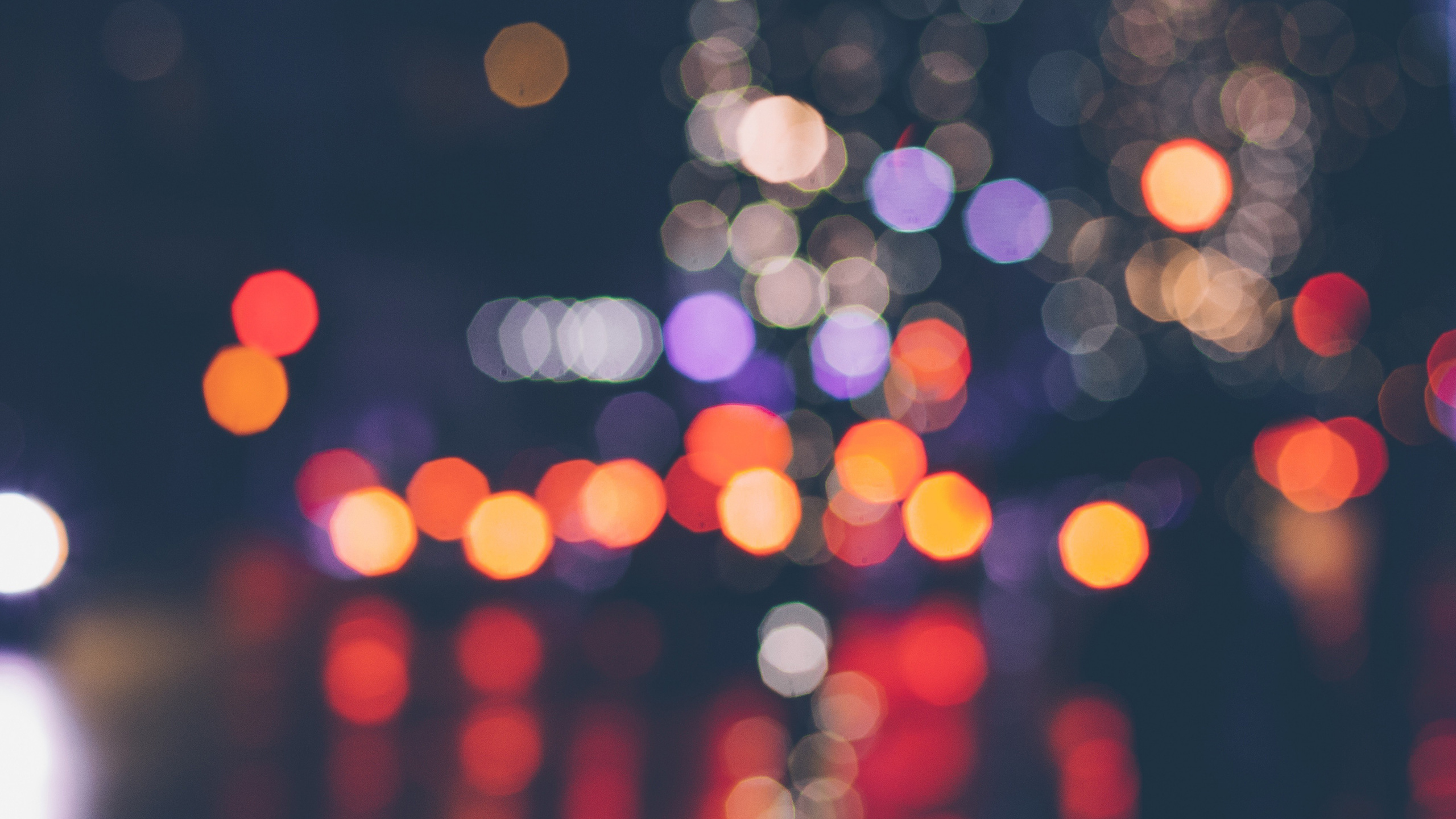 Lumières Bokeh Rouges et Jaunes. Wallpaper in 2560x1440 Resolution