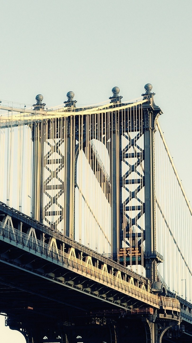 Graue Brücke Unter Blauem Himmel Tagsüber. Wallpaper in 750x1334 Resolution