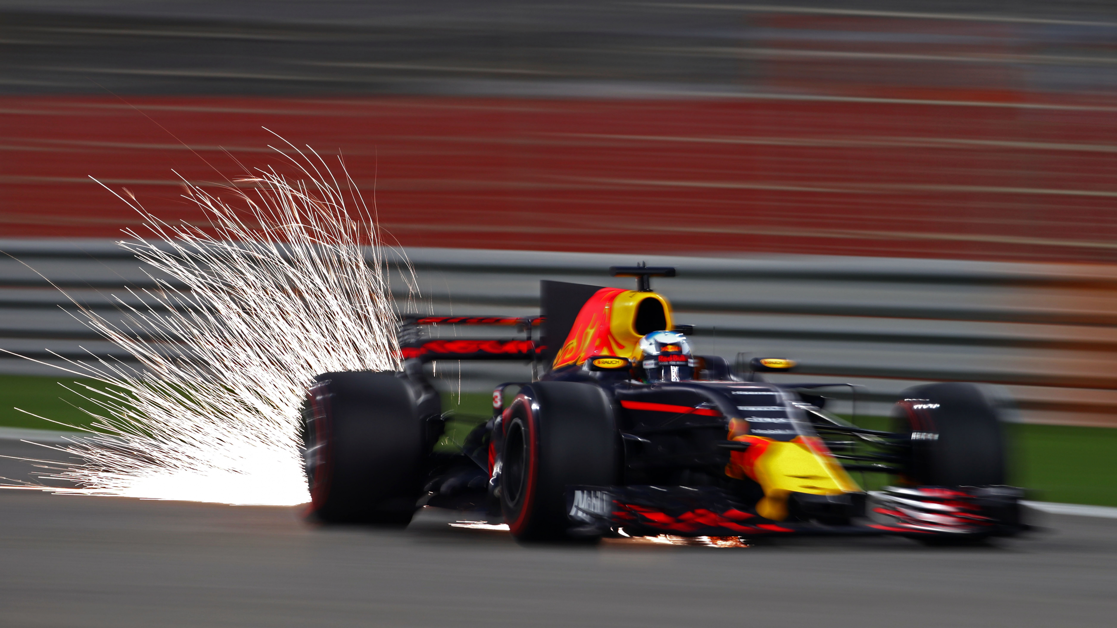 Red and Black f 1 Race Car on Track. Wallpaper in 3840x2160 Resolution
