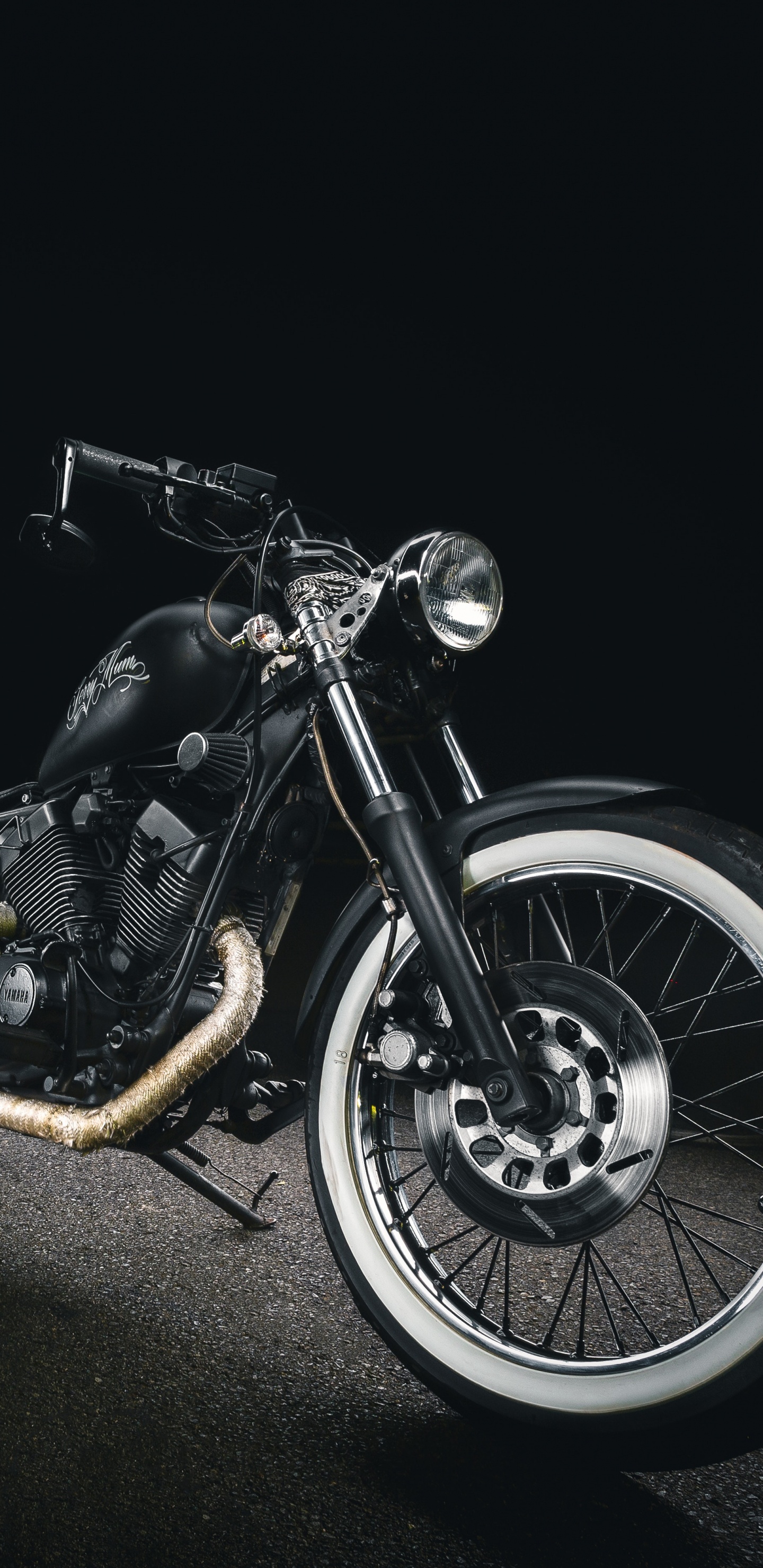 Black and Silver Cruiser Motorcycle. Wallpaper in 1440x2960 Resolution