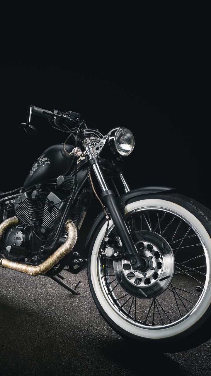 Download 720x1280 Wallpaper Black and Silver Cruiser Motorcycle Black and Silver Cruiser Motorcycle. Wallpaper in 720x1280 Resolution