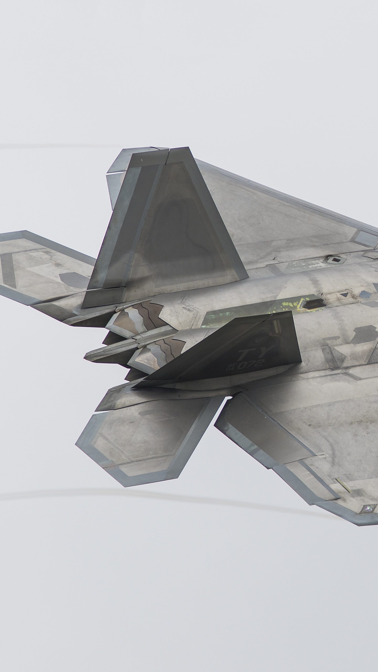 Gray Fighter Jet in Mid Air. Wallpaper in 1440x2560 Resolution