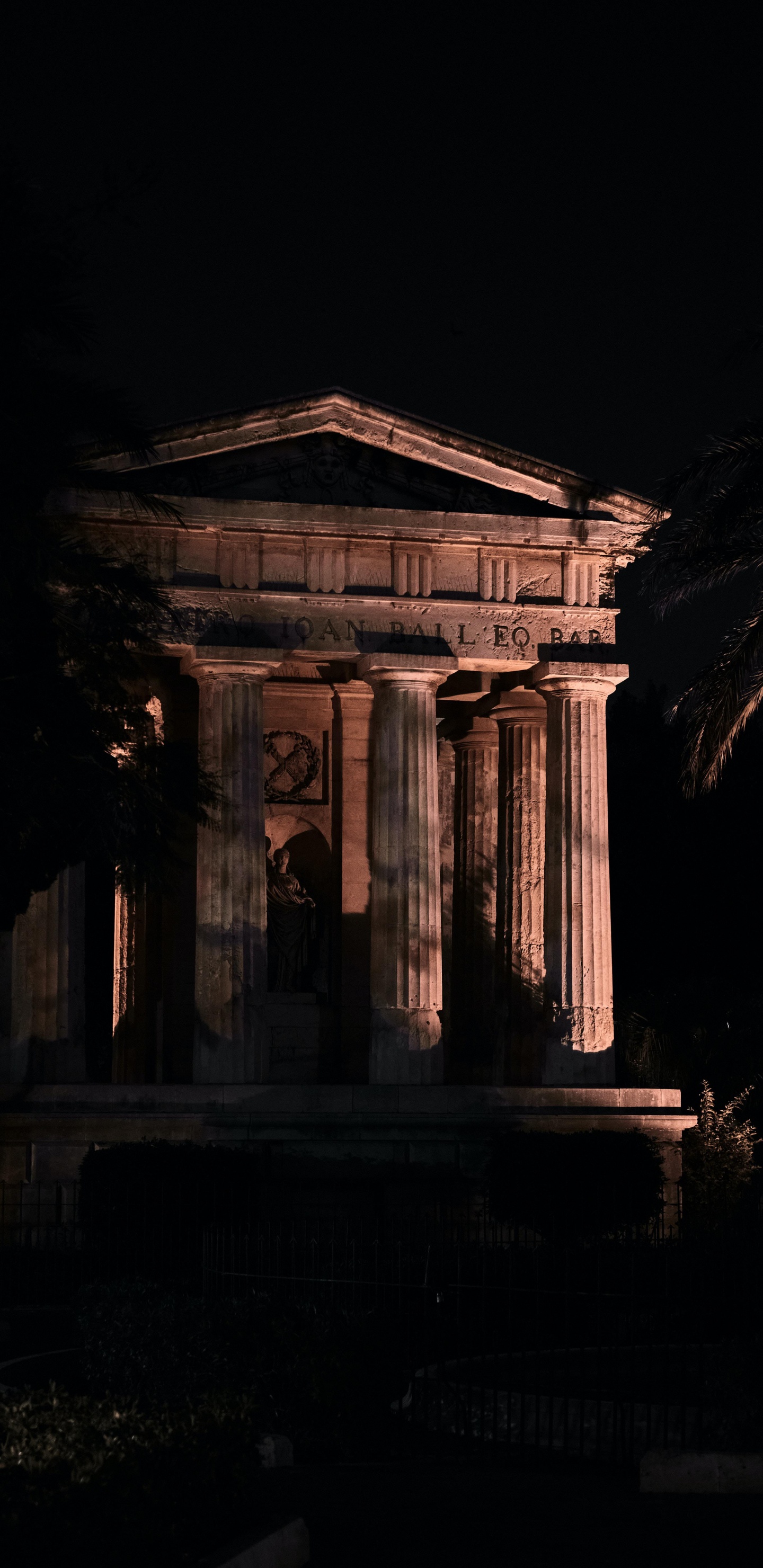 Lower Barrakka Gardens, Muse du Louvre, City, Midnight, Facade. Wallpaper in 1440x2960 Resolution