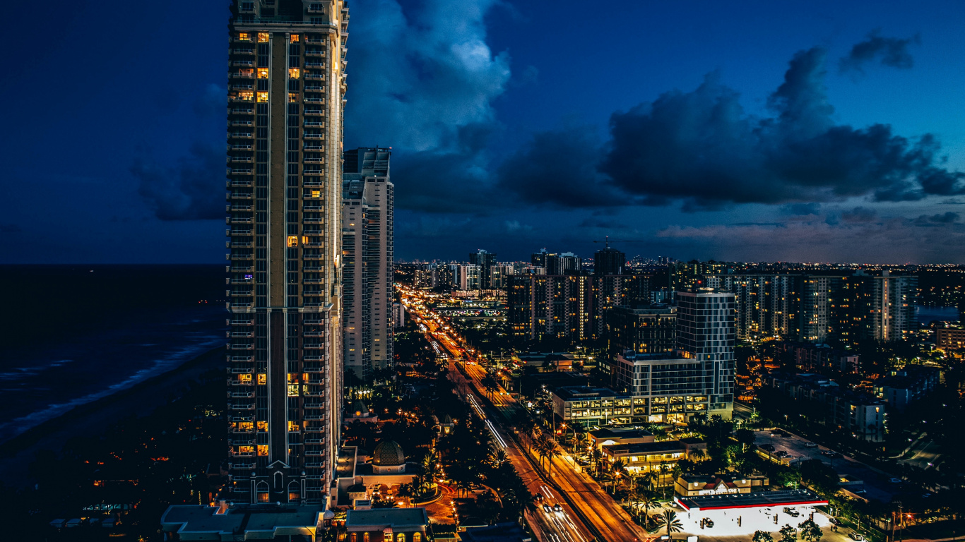Horizonte de la Ciudad Durante la Noche. Wallpaper in 1366x768 Resolution