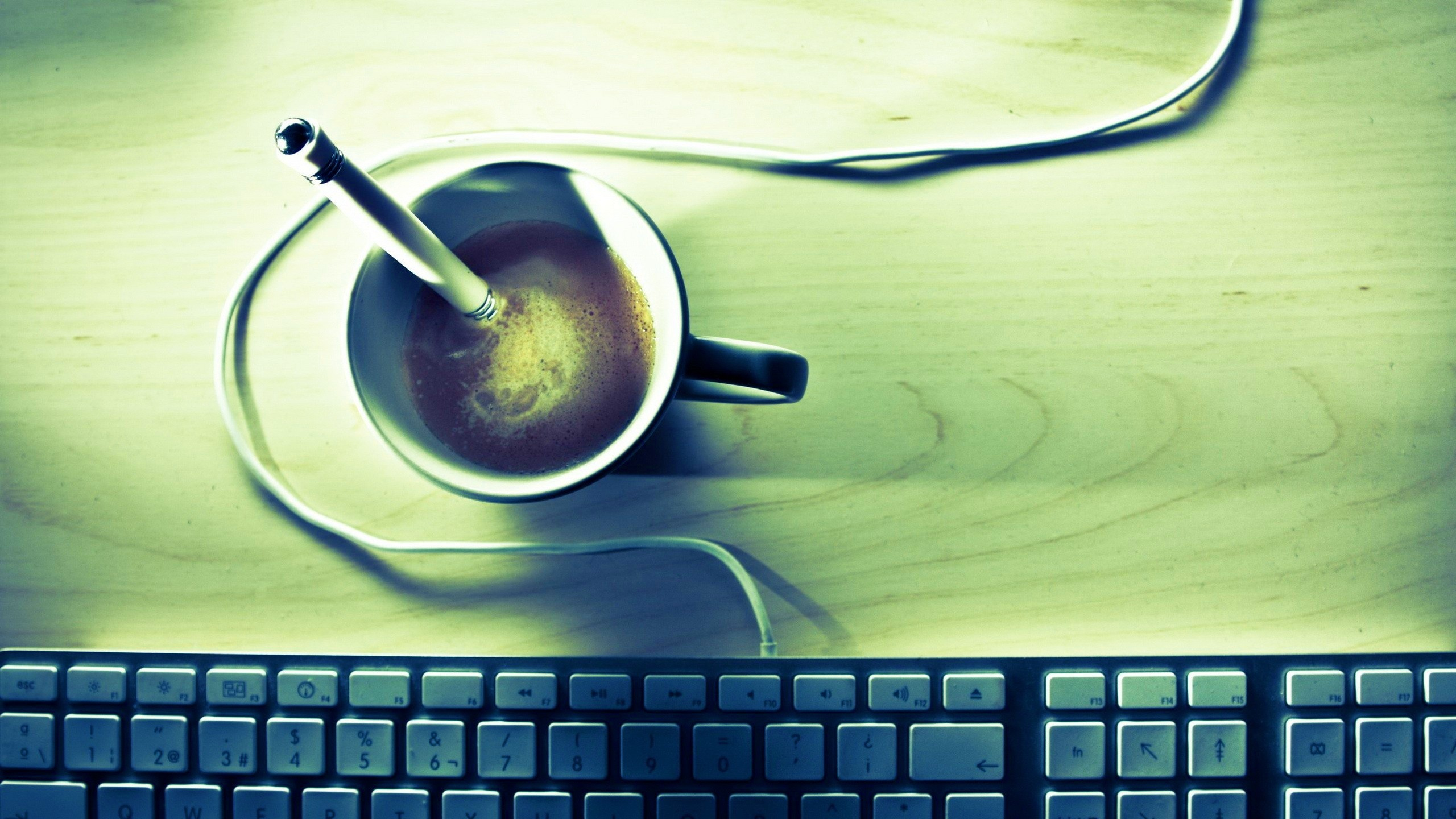 White Ceramic Mug on White Ceramic Saucer Beside Black Computer Keyboard. Wallpaper in 2560x1440 Resolution