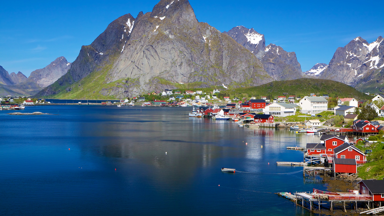 White and Brown Boat on Body of Water Near Mountain During Daytime. Wallpaper in 1280x720 Resolution