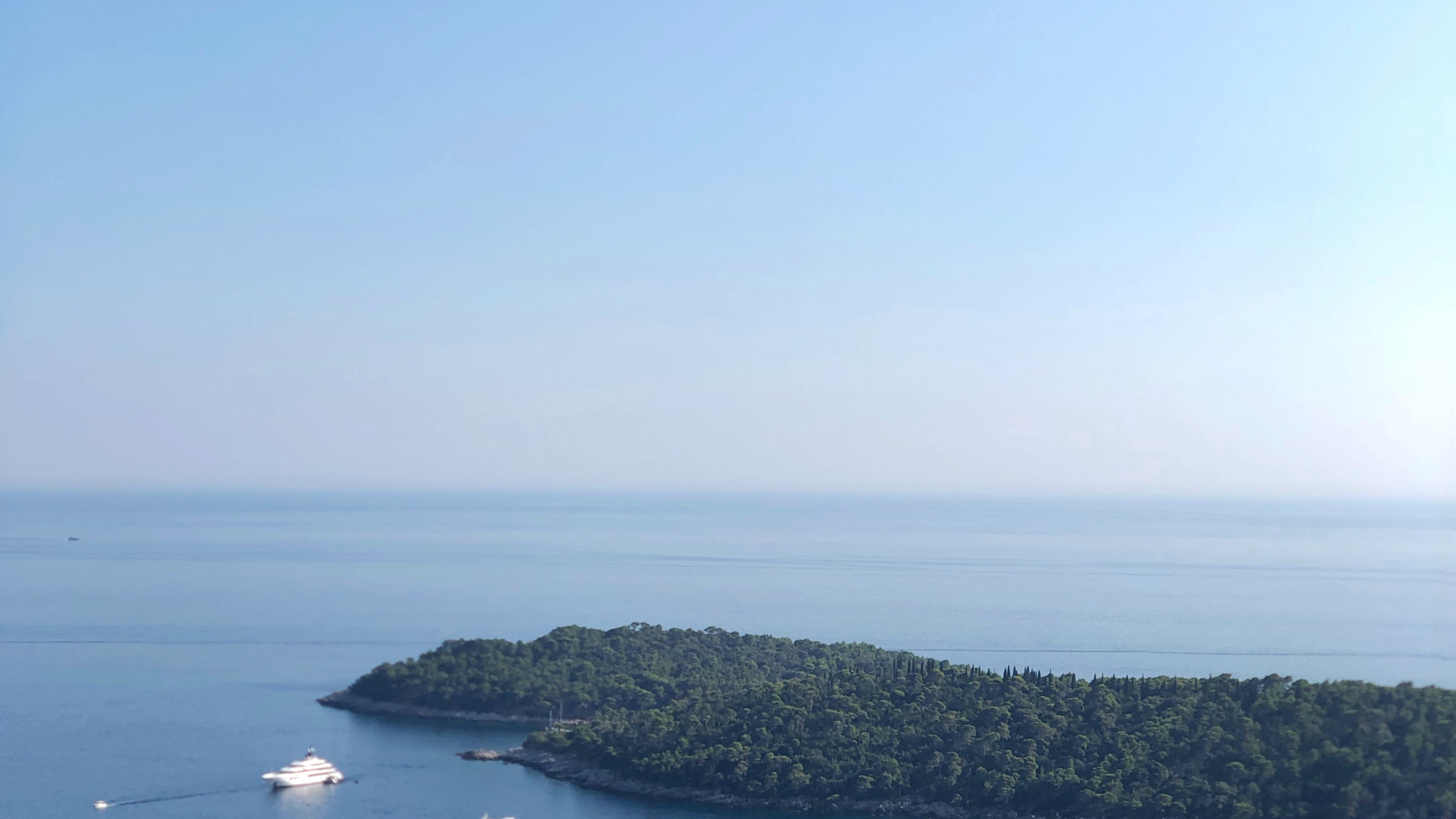 Sea, Qutang Gorge, Water, Body of Water, Watercraft. Wallpaper in 2560x1440 Resolution