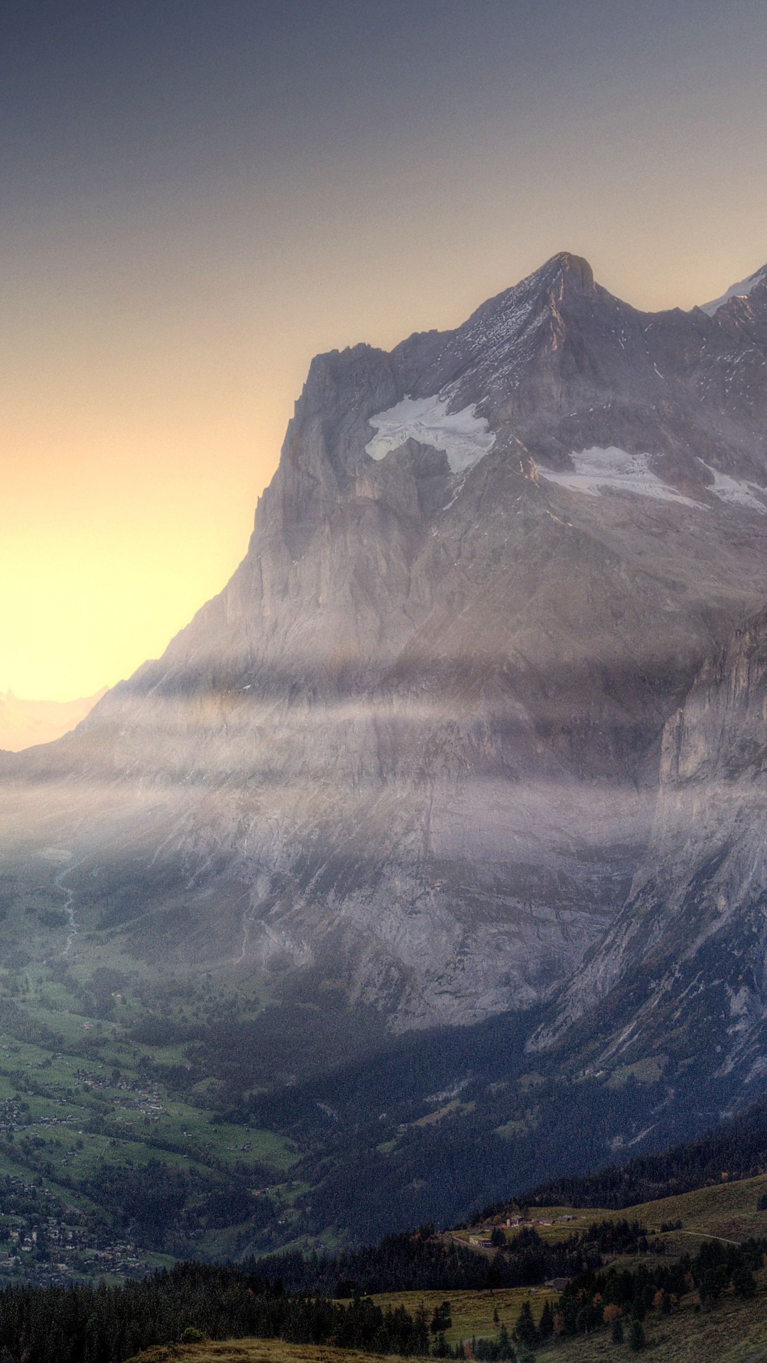 Tagsüber Grüne Berge Unter Blauem Himmel. Wallpaper in 1080x1920 Resolution