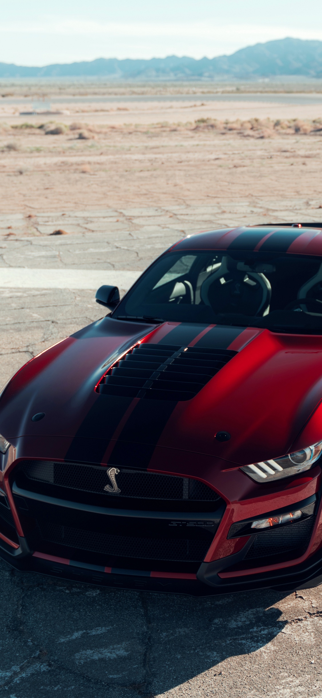 Bmw m 3 Rouge Sur Route Pendant la Journée. Wallpaper in 1125x2436 Resolution